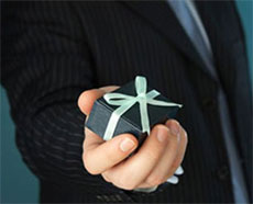 Изображение из статьи: Подарки чиновников будут оценивать