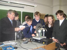 Изображение из статьи: Школы предлагают поставить на технические рельсы